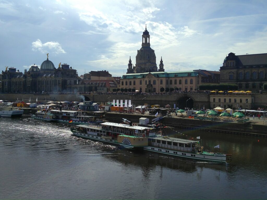 A view of the city from across the River Elbe... truely Elbflorenz!